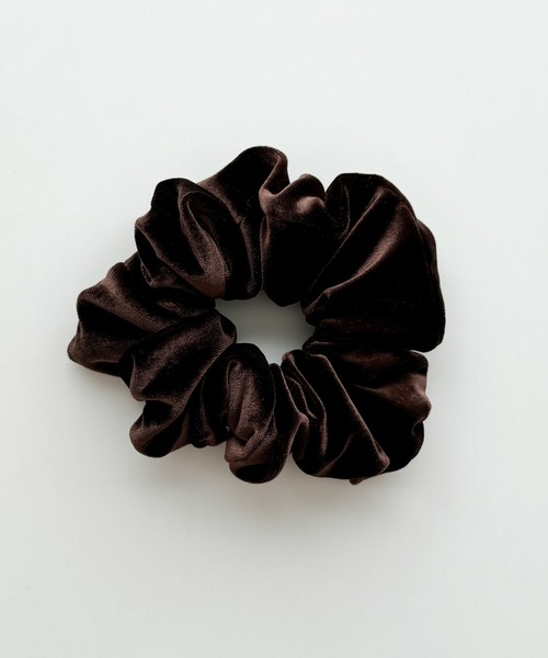 CANAL JEAN（キャナルジーン）の「diggity　ベロアシュシュ（シュシュ・レディース・ネイビー/ブラウン/グレー・ONE SIZE）」の13枚目の写真