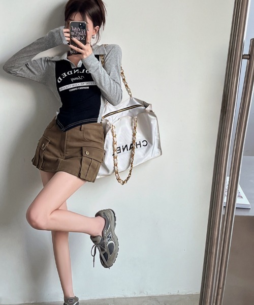 SHEENA(シーナ)の「ポロ襟配色切り替えロゴロンT(Tシャツ/カットソー・レディース・ブラック×グレー/ブラウン系その他・M)」の7枚目の写真