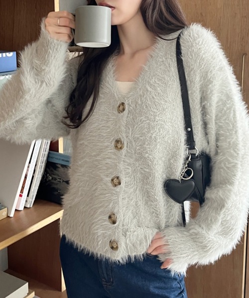 Ada.(エイダ)の「シャギー Vネック マーブルボタン ルーズ カーディガン(カーディガン/ボレロ・レディース・ライトグレー/ピンク/アイボリー/ブラック・FREE)」の1枚目の写真