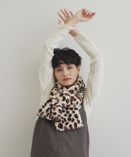 OPAQUE.CLIP（オペークドットクリップ）の「◆レオパード柄フェイクファー差し込みティペット（ストール/ショール・レディース・ダークブラウン系・00）」の7枚目の写真