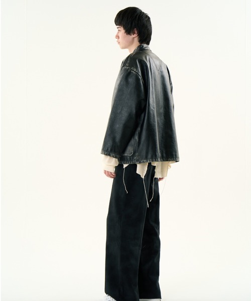 DISCOVERED（ディスカバード）の「DISCOVERED FADE BLACK LEATHER CHINA BLOUSON（その他アウター・メンズ・ブラック・1/3）」の3枚目の写真