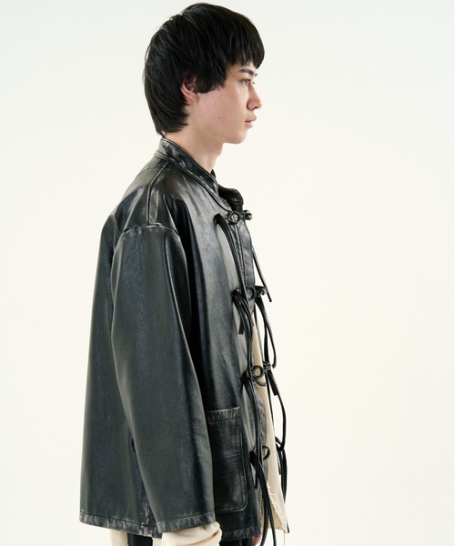 DISCOVERED（ディスカバード）の「DISCOVERED FADE BLACK LEATHER CHINA BLOUSON（その他アウター・メンズ・ブラック・1/3）」の8枚目の写真