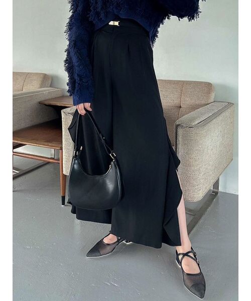 dazzlin（ダズリン）の「フリルスリットワイドパンツ（その他パンツ・レディース・ブラック/ベージュ・SMALL/MEDIUM）」の3枚目の写真