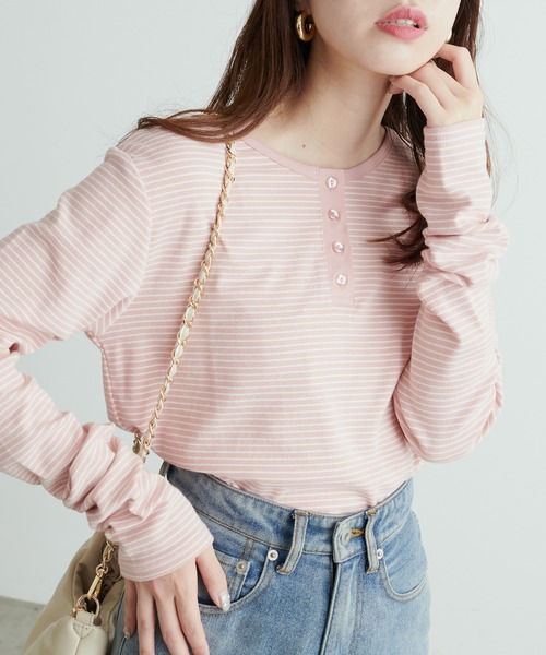 natural couture（ナチュラルクチュール）の「前後2WAYヘンリーネックボーダーT（Tシャツ/カットソー・レディース・ピンク/オレンジ/チャコールグレー/オフホワイト/ブラック・FREE）」の4枚目の写真