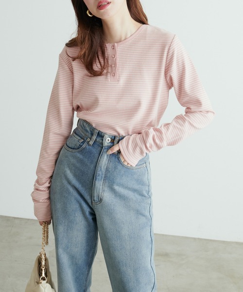 natural couture（ナチュラルクチュール）の「前後2WAYヘンリーネックボーダーT（Tシャツ/カットソー・レディース・ピンク/オレンジ/チャコールグレー/オフホワイト/ブラック・FREE）」の6枚目の写真