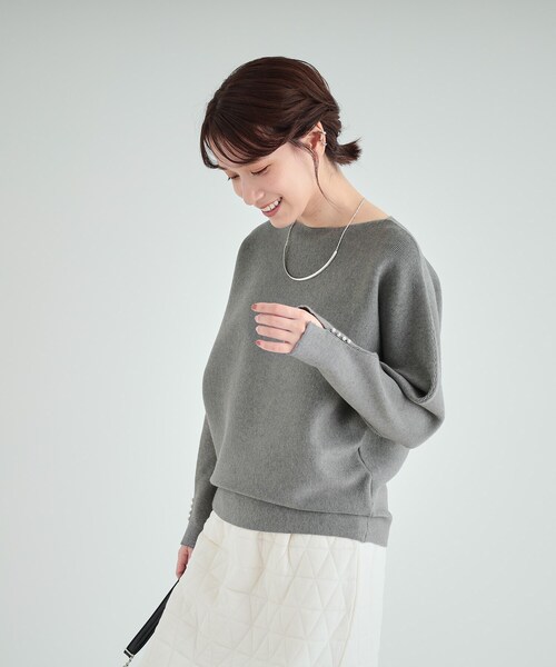 DRESKIP（ドレスキップ）の「◆【洗える/セットアップ可】女性らしさ際立つ　もちもちリブドルマンニット（ニット/セーター・レディース・ブラック/ボルドー/ブルー/グレー/オフホワイト/サンドベージュ/イエロー・00）」の18枚目の写真