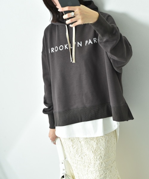 INTERPLANET（インタープラネット）の「フロッキーロゴプリントワイドシルエットパーカー（パーカー・レディース・ピンク/グレー/チャコールグレー・FREE）」の11枚目の写真