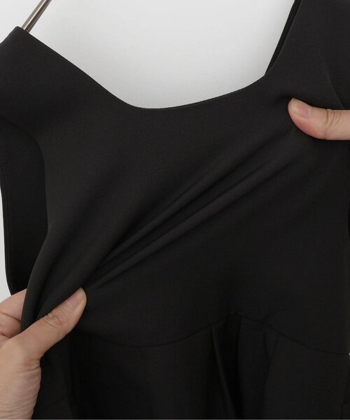 p.premier(ピードットプルミエ)の「【フォーマル対応/ジュニア対応】前後2WAYパール釦ジャンパースカート(ワンピース・キッズ・ブラック・90/100/110/120/130/140)」の2枚目の写真