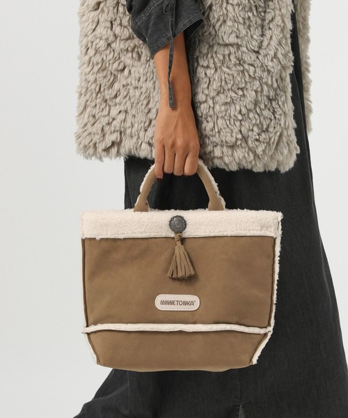 Minnetonka(ミネトンカ)の「【MINNETONKA(ミネトンカ)】別注ショルダートート(ショルダーバッグ・レディース・チャコール/キャメル・FREE)」の5枚目の写真