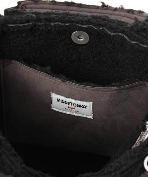 Minnetonka(ミネトンカ)の「【MINNETONKA(ミネトンカ)】別注ショルダートート(ショルダーバッグ・レディース・チャコール/キャメル・FREE)」の16枚目の写真