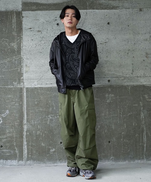 En serio TOKYO（エンソリオトーキョー）の「スパンデックスハイネックZIPパーカー（パーカー・メンズ・ダークブラウン/ブラック・MEDIUM/LARGE）」の5枚目の写真