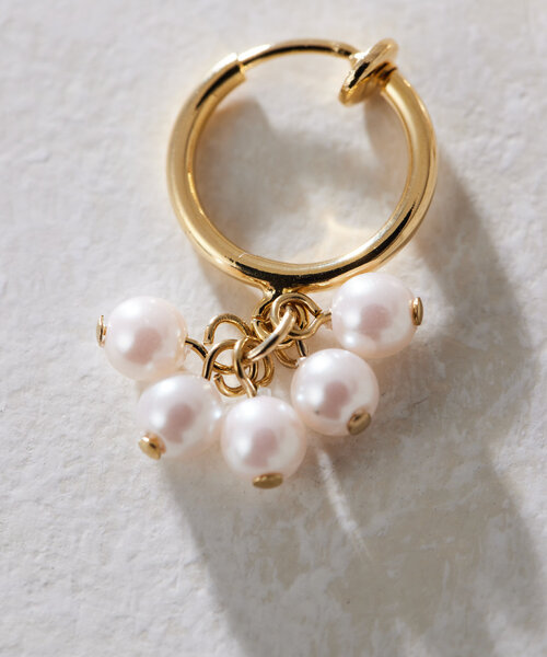ear PAPILLONNER（イアパピヨネ）の「粒パールフープイヤリング（イヤリング・レディース・シルバー/ゴールド・FREE）」の9枚目の写真