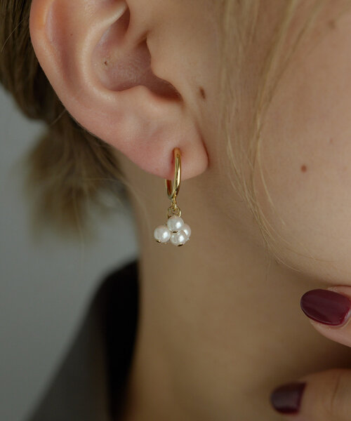 ear PAPILLONNER（イアパピヨネ）の「粒パールフープイヤリング（イヤリング・レディース・シルバー/ゴールド・FREE）」の12枚目の写真