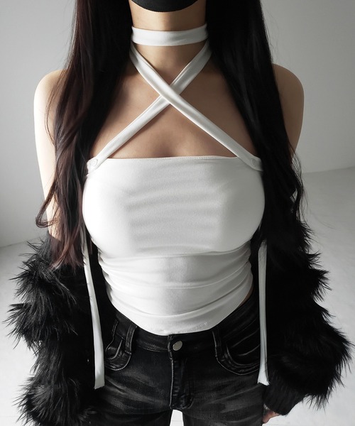 me+em select(ミームセレクト)の「【 3color / カップ付 】ロングチョーカークロスネックキャミソール / long choker cross neck camisole ※※(キャミソール・レディース・ブラック/ホワイト/グレー・FREE)」の1枚目の写真