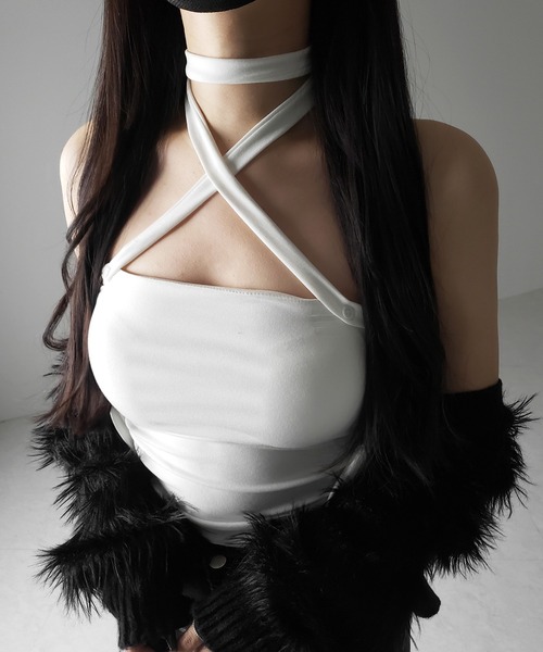 me+em select(ミームセレクト)の「【 3color / カップ付 】ロングチョーカークロスネックキャミソール / long choker cross neck camisole ※※(キャミソール・レディース・ブラック/ホワイト/グレー・FREE)」の6枚目の写真