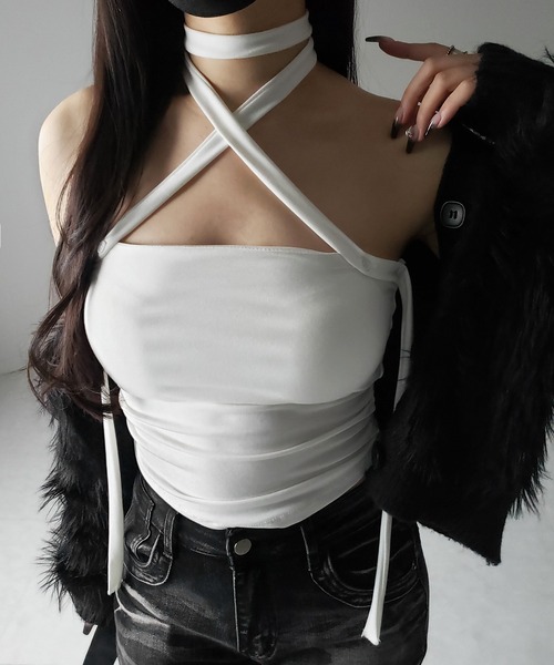 me+em select(ミームセレクト)の「【 3color / カップ付 】ロングチョーカークロスネックキャミソール / long choker cross neck camisole ※※(キャミソール・レディース・ブラック/ホワイト/グレー・FREE)」の8枚目の写真
