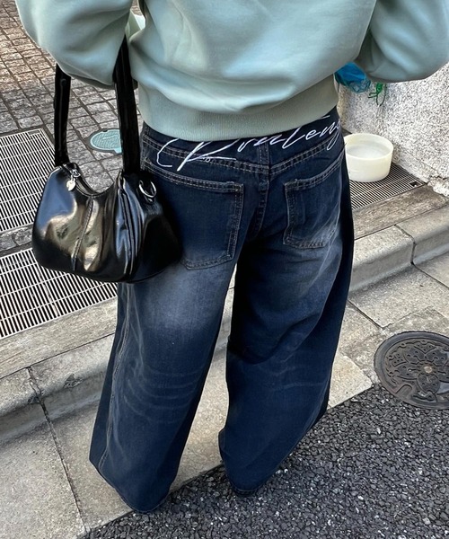 MEMECLE(メメクル)の「【 MEMECLE / メメクル 】ロゴバッグ刺繍 ルーズワイドデニムパンツ(デニムパンツ・レディース・ブルー・S/M/L)」の18枚目の写真