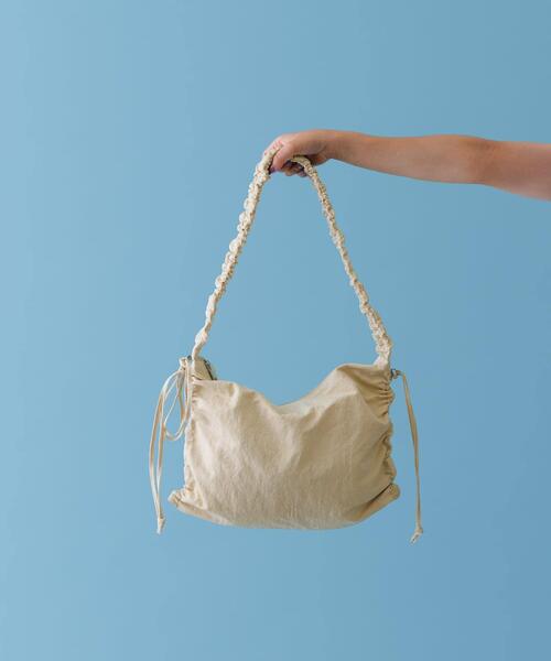 RODE SKO（ロデスコ）の「hun RODESKO　Gather small（ショルダーバッグ・レディース・ブラック/レッド系その他/オフホワイト/ミント/ブラウン・ONE）」の2枚目の写真