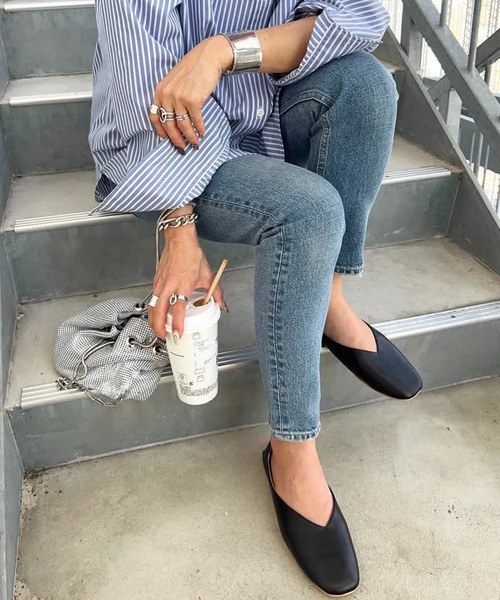 aquagarage（アクアガレージ）の「スクエアトゥフラットシューズ（パンプス・レディース・ブラック/アイボリー/グレー系その他/ブラック系その他2/ブラウン系その他2/グリーン系その他3/ベージュ系その他/ホワイト・23.0cm/23.5cm/24.0cm/24.5cm/22.5cm/22.0cm/25.0cm）」の22枚目の写真