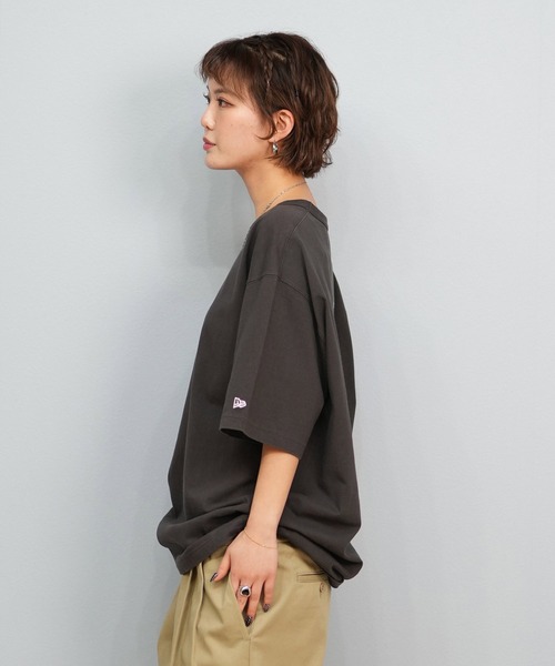 NEW ERA（ニューエラ）の「【ユニセックス】NEW ERA/ニューエラ オーバーサイズ/バックプリントTシャツ 14410031/14410032（Tシャツ/カットソー・レディース・ホワイト/ブラック・XL）」の9枚目の写真