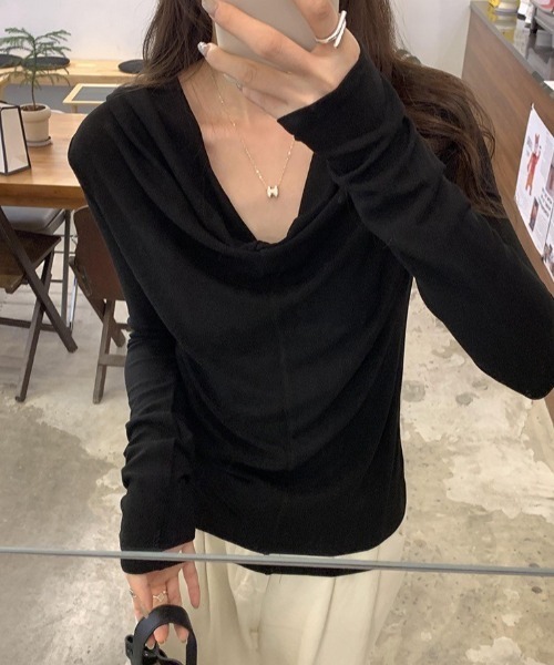 Dream garden(ドリームガーデン)の「Vネック シアースリムTシャツ 長袖(Tシャツ/カットソー・レディース・ブラック/ブラウン/グレー/ホワイト・FREE)」の2枚目の写真