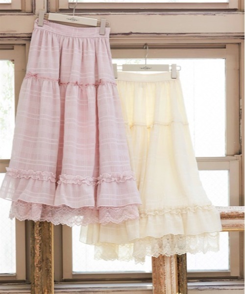 axes femme POETIQUE（アクシーズファムポエティック）の「シアーチェックティアードスカート（スカート・レディース・ピンク/ブラック/クリーム・MEDIUM）」の4枚目の写真