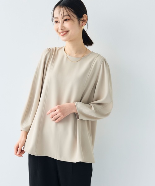 CROSS FUNCTION(クロスファンクション)の「《シワになりにくい》サマ美え バックサテンツイルパフブラウス【CF/クロスファンクション】(シャツ/ブラウス・レディース・ライトグレー/チャコールグレー・M/LL/L)」の14枚目の写真