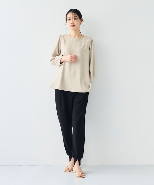 CROSS FUNCTION(クロスファンクション)の「《シワになりにくい》サマ美え バックサテンツイルパフブラウス【CF/クロスファンクション】(シャツ/ブラウス・レディース・ライトグレー/チャコールグレー・M/LL/L)」の16枚目の写真