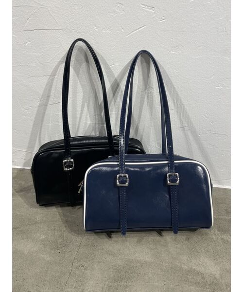 EMODA（エモダ）の「ダブルベルトワイドバッグ（ハンドバッグ・レディース・ブラック/ネイビー・FREE）」の3枚目の写真