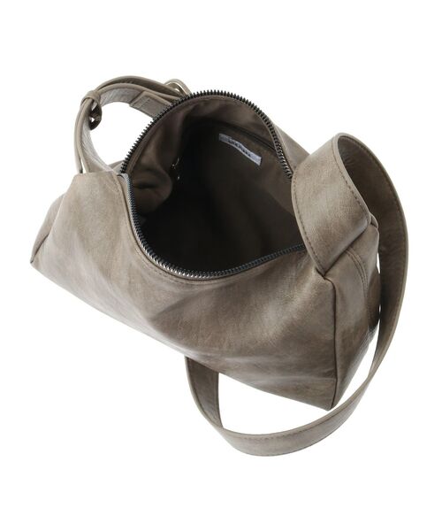 Green　Parks（グリーンパークス）の「andmikka.ヴィンテージ風ベルトショルダー（ショルダーバッグ・レディース・グレー/アイボリー/ダークブラウン・FREE）」の16枚目の写真