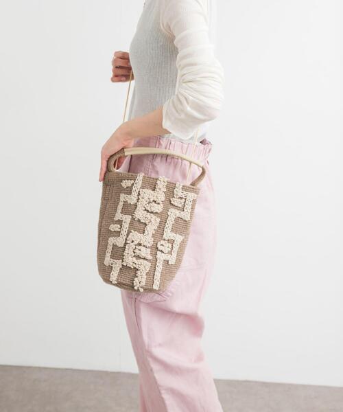 beej（ビージ）の「『別注』Beej×DOORS　チューブショルダーバッグ（ショルダーバッグ・レディース・ブラウン/グレー系その他・ONE）」の11枚目の写真