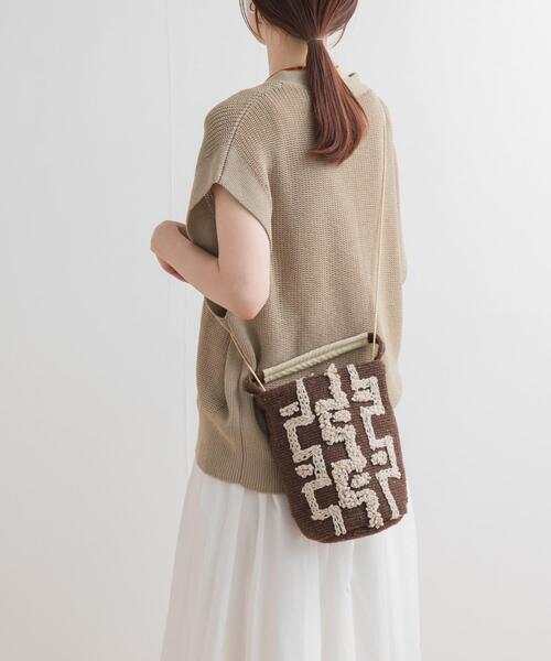 beej（ビージ）の「『別注』Beej×DOORS　チューブショルダーバッグ（ショルダーバッグ・レディース・ブラウン/グレー系その他・ONE）」の8枚目の写真