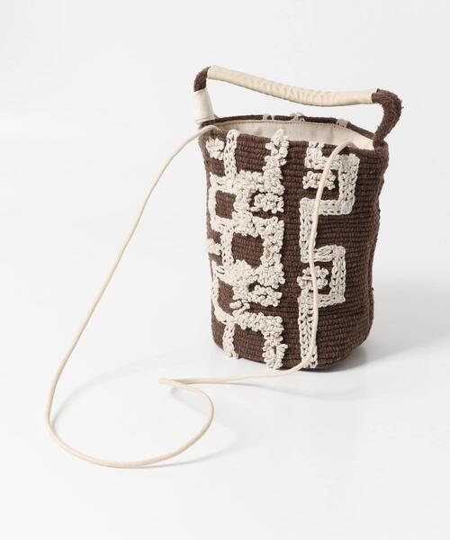 beej（ビージ）の「『別注』Beej×DOORS　チューブショルダーバッグ（ショルダーバッグ・レディース・ブラウン/グレー系その他・ONE）」の5枚目の写真