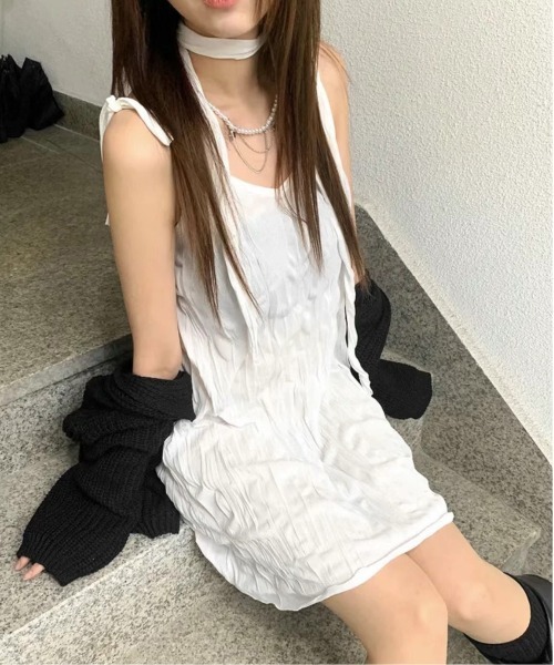 gossip！ロサンゼルス（ゴシップロサンゼルス）の「【Y2Kガーリー】 シュリンク加工　ボウタイリボン付きミニ丈ワンピース（ワンピース・レディース・ブラック/ホワイト・FREE）」の2枚目の写真