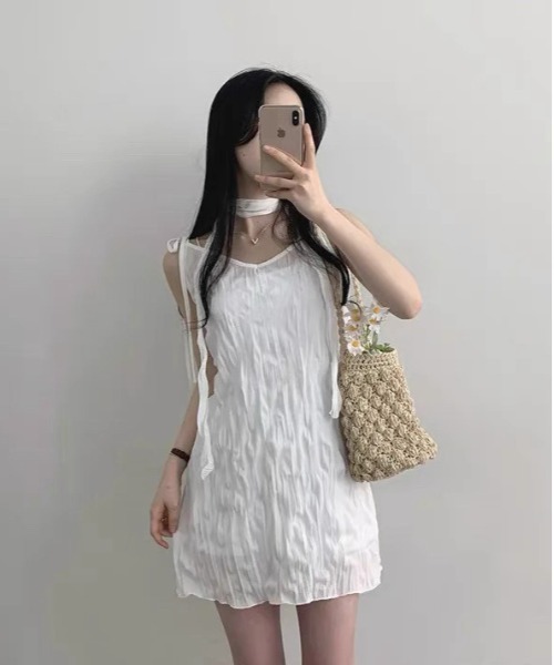 gossip！ロサンゼルス（ゴシップロサンゼルス）の「【Y2Kガーリー】 シュリンク加工　ボウタイリボン付きミニ丈ワンピース（ワンピース・レディース・ブラック/ホワイト・FREE）」の6枚目の写真