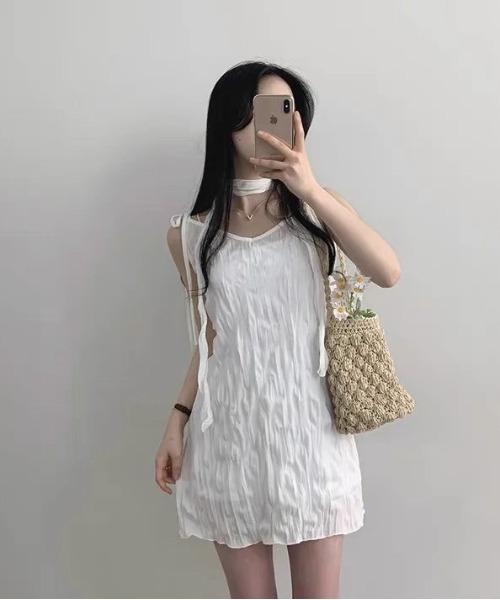 gossip！ロサンゼルス（ゴシップロサンゼルス）の「【Y2Kガーリー】 シュリンク加工　ボウタイリボン付きミニ丈ワンピース（ワンピース・レディース・ブラック/ホワイト・FREE）」の8枚目の写真
