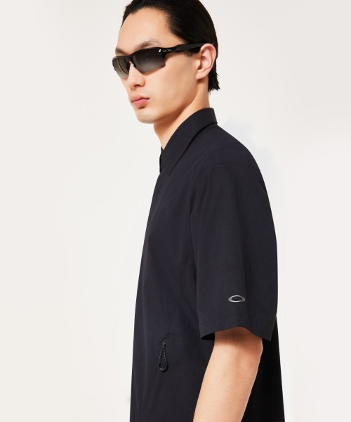 OAKLEY（オークリー）の「OAKLEY Fgl Fuel SS Shirts 5.0（オークリー Fgl フューエルSSシャツ 5.0）（シャツ/ブラウス・メンズ・グリーン系/ブラック系・LARGE/MEDIUM/SMALL）」の6枚目の写真