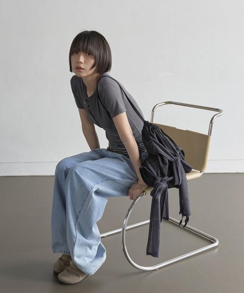 UNE MANSION(ユヌマンション)の「ヘンリーネックバイカラーストライプレイヤードTシャツ(Tシャツ/カットソー・レディース・ブラック/チャコールグレー・FREE)」の20枚目の写真