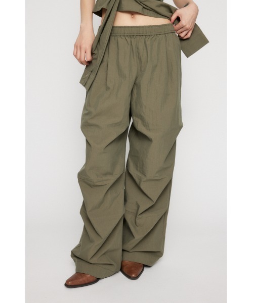 LAGUA GEM(ラグアジェム)の「EASY PARACHUTE パンツ(その他パンツ・レディース・アイボリー/カーキ/グレー・SMALL/MEDIUM)」の1枚目の写真