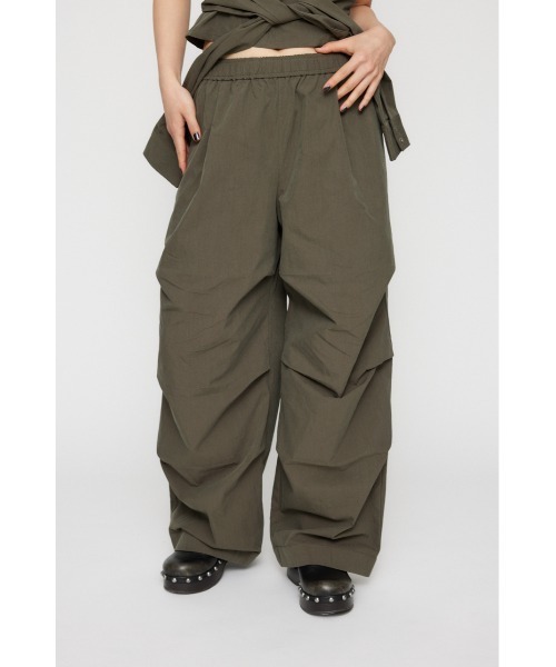 LAGUA GEM(ラグアジェム)の「EASY PARACHUTE パンツ(その他パンツ・レディース・アイボリー/カーキ/グレー・SMALL/MEDIUM)」の9枚目の写真