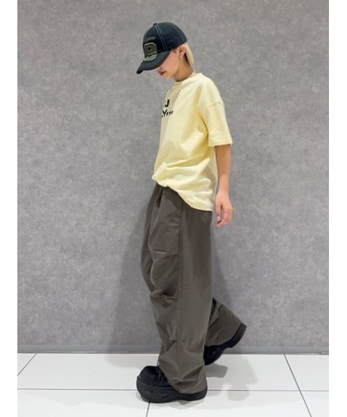 LAGUA GEM(ラグアジェム)の「EASY PARACHUTE パンツ(その他パンツ・レディース・アイボリー/カーキ/グレー・SMALL/MEDIUM)」の18枚目の写真