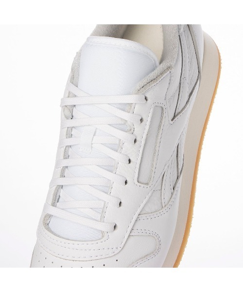 Reebok(リーボック)の「クラシックレザー 1983 ヴィンテージ CS / CLASSIC LEATHER 1983 VINTAGE CREPE(スニーカー・メンズ・ホワイト・22.5cm/23.0cm/23.5cm/24.5cm/24.0cm/25.0cm/25.5cm/26.0cm/26.5cm/27.0cm/27.5cm/28.0cm/29.0cm)」の7枚目の写真