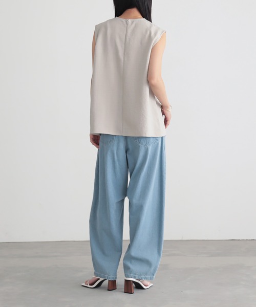 for/c（フォーシー）の「[新色追加]リネンライクアシメブラウス【サスティナブル】（シャツ/ブラウス・レディース・ライトブラウン/オフホワイト/イエロー/ベージュ/スミクロ/ネイビー/ピンク/ダークブラウン・L/M）」の15枚目の写真