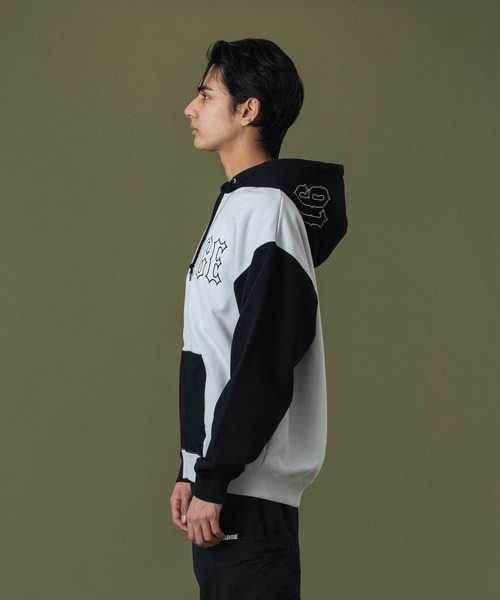 XLARGE（エクストララージ）の「COLOR BLOCK ZIP HOODED SWEATSHIRT（パーカー・メンズ・ブラック/オリーブ/ベージュ・S/M/L/XL）」の12枚目の写真