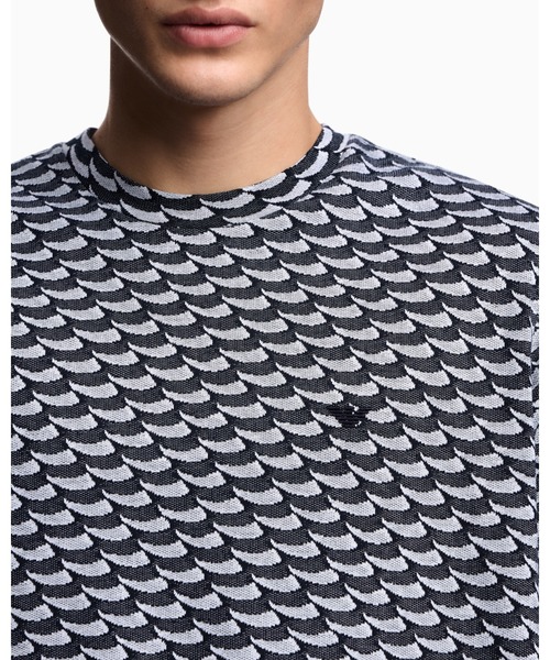 EMPORIO ARMANI(エンポリオアルマーニ)の「【エンポリオ アルマーニ】ASV Icon セーター ジャカードジャージー オプアートモチーフ(Tシャツ/カットソー・メンズ・ホワイト・SMALL/XX-LARGE/X-SMALL/X-LARGE/MEDIUM/LARGE)」の3枚目の写真