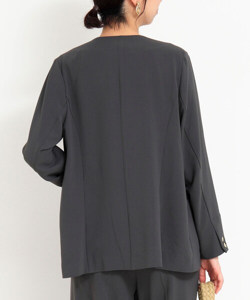MICO COULIER（ミコクリエ）の「《セットアップ対応》ハイストレッチカルゼワッシャーノーカラージャケット（ノーカラージャケット・レディース・ネイビー/グレイッシュベージュ/グレー・38）」の20枚目の写真