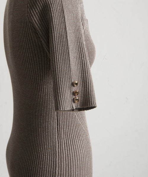 tocco closet(トッコ クローゼット)の「【ZOZO限定】アシンメトリーネックラメリブニットトップス(ニット/セーター・レディース・ブラック/グレイッシュベージュ/オフホワイト/ブルー/ミント/ピンク・M)」の7枚目の写真