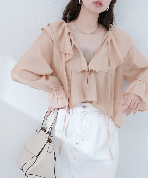 natural couture(ナチュラルクチュール)の「【sherbet line】接触冷感 ラッフル羽織ブラウス(シャツ/ブラウス・レディース・ブラック/サックスブルー/ピンクベージュ/オフホワイト・FREE)」の4枚目の写真
