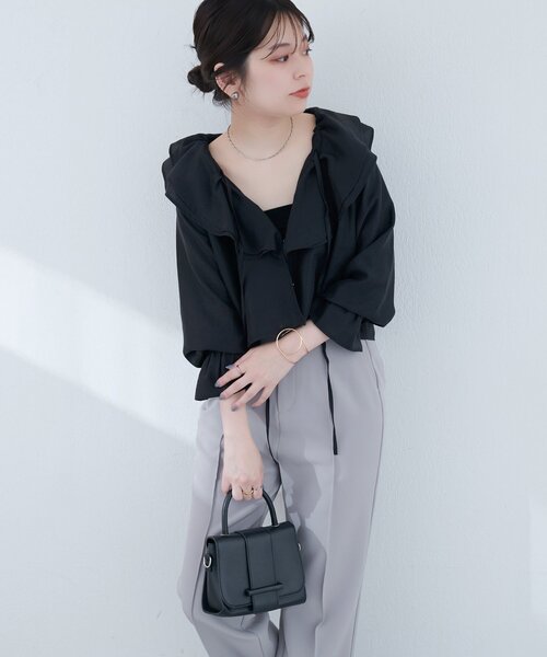 natural couture(ナチュラルクチュール)の「【sherbet line】接触冷感 ラッフル羽織ブラウス(シャツ/ブラウス・レディース・ブラック/サックスブルー/ピンクベージュ/オフホワイト・FREE)」の2枚目の写真