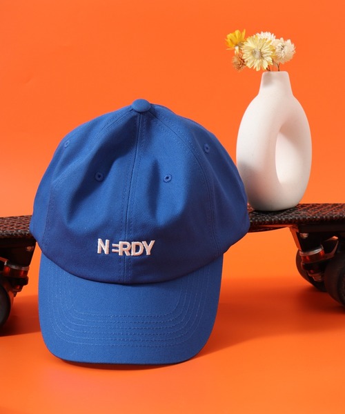 NERDY(ノルディ)の「スモールブレンクロゴボールキャップ(キャップ・レディース・ブルー/ブルー系/レッド/ピンク/ピンク系/ホワイト/グリーン/ネイビー・FREE)」の5枚目の写真